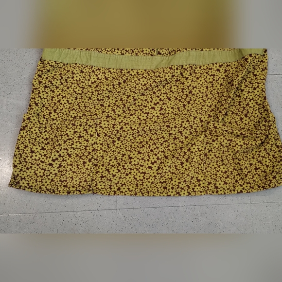 White Swan Women XL Floral V Neckline Short Sleeve Woman's Nurse Scrub Top - Picture 5 of 11